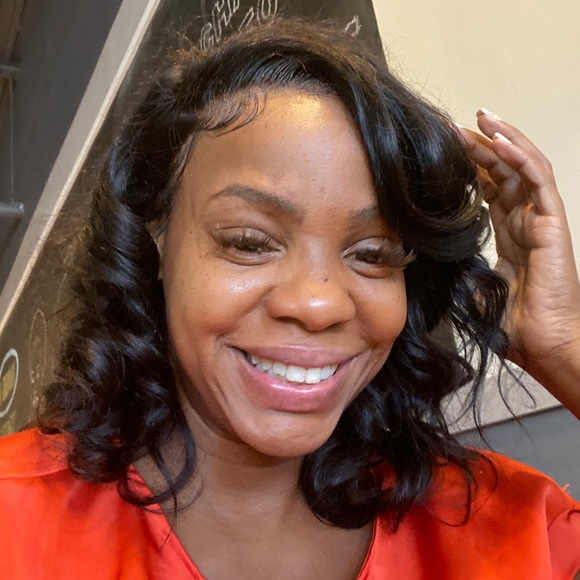 Meet your Posher, Tera - Picture 3 of 3